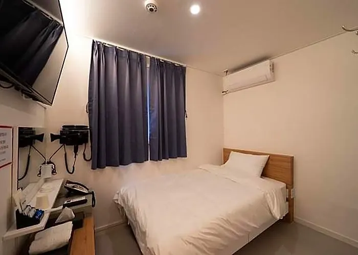 Hotel Jongro Daehakro Rose *